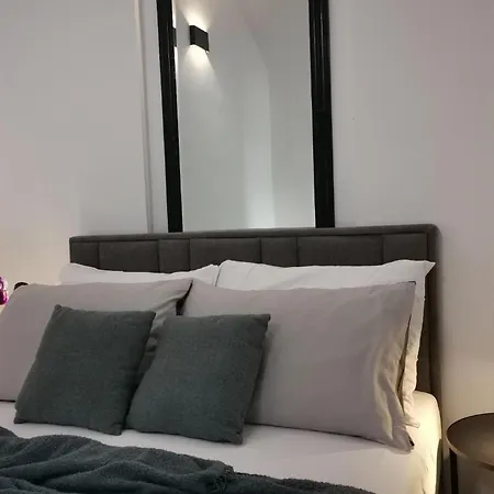 Apartment Mit Terrasse, Garten Und Gemeinschaftspool