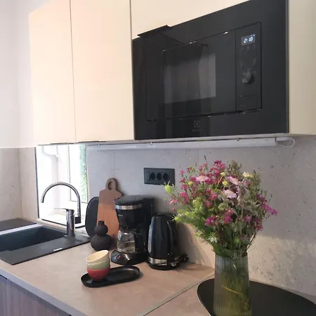 Romantische Luxuswohnung Mit Garten, Pool Apartment *