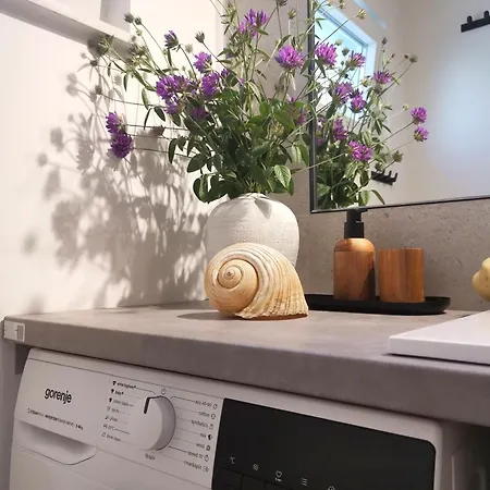 Apartment Romantische Luxuswohnung Mit Garten, Pool