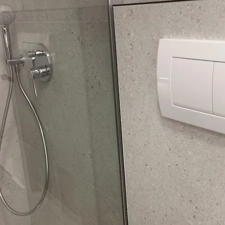 Romantische Luxuswohnung Mit Garten, Pool *