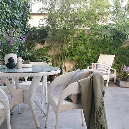 Romantische Luxuswohnung Mit Garten, Pool Vodice
